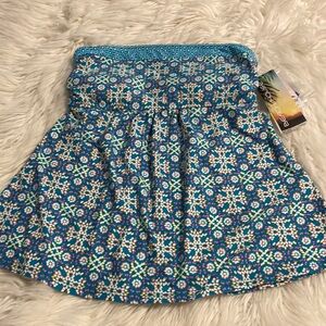 Beach House top size 8 brand new with tags color teal with white design